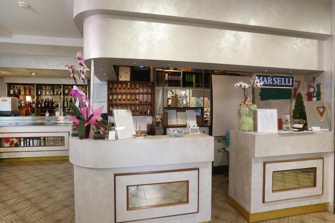 马赛里酒店 里米尼 外观 照片